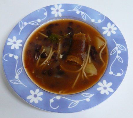 Sopa de feijo e massa